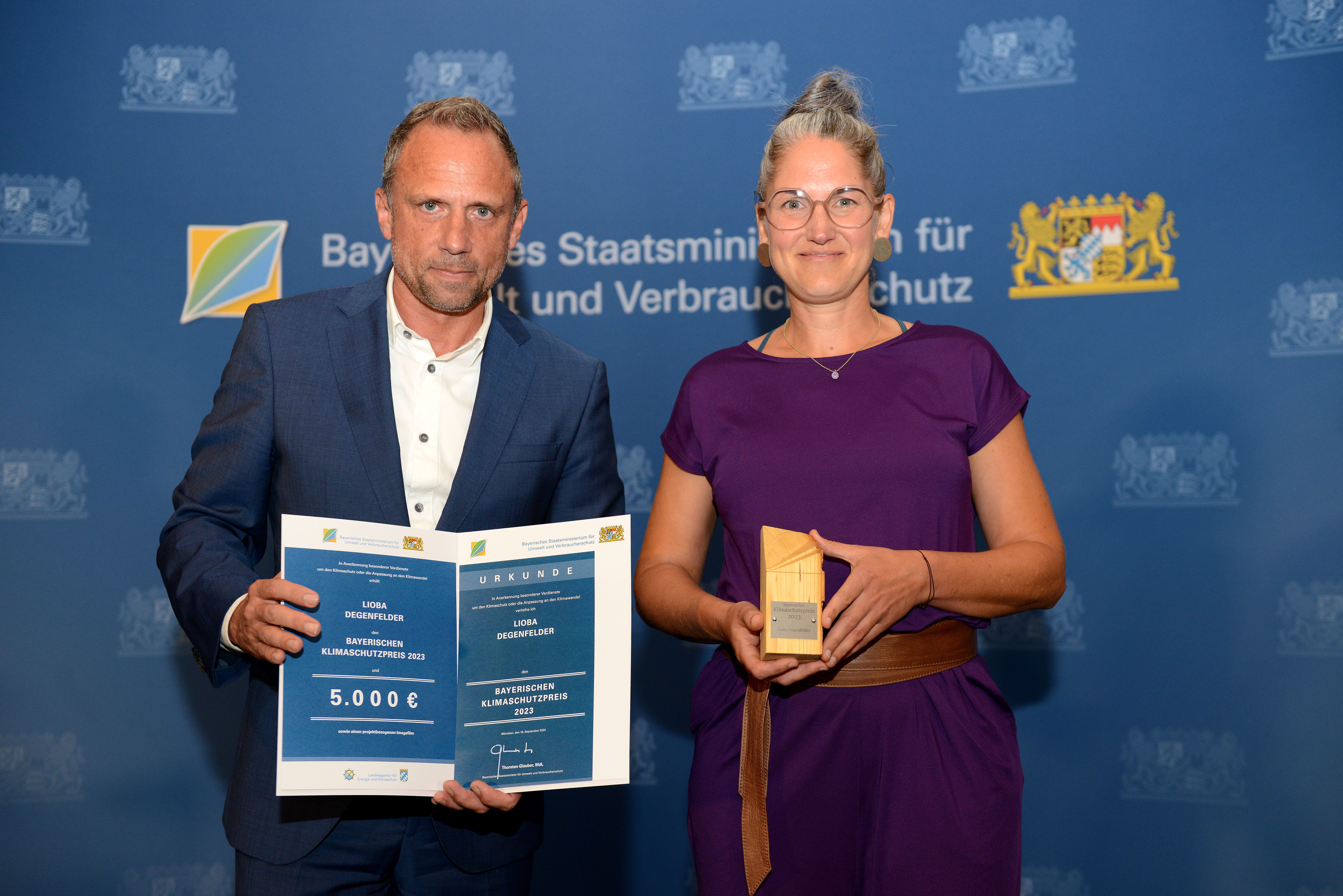 Lioba Degenfelder erhält für das Projekt "A.ckerwert - Verprachten für Mensch und Natur" den Bayerischen Klimaschutzpreis 2023.