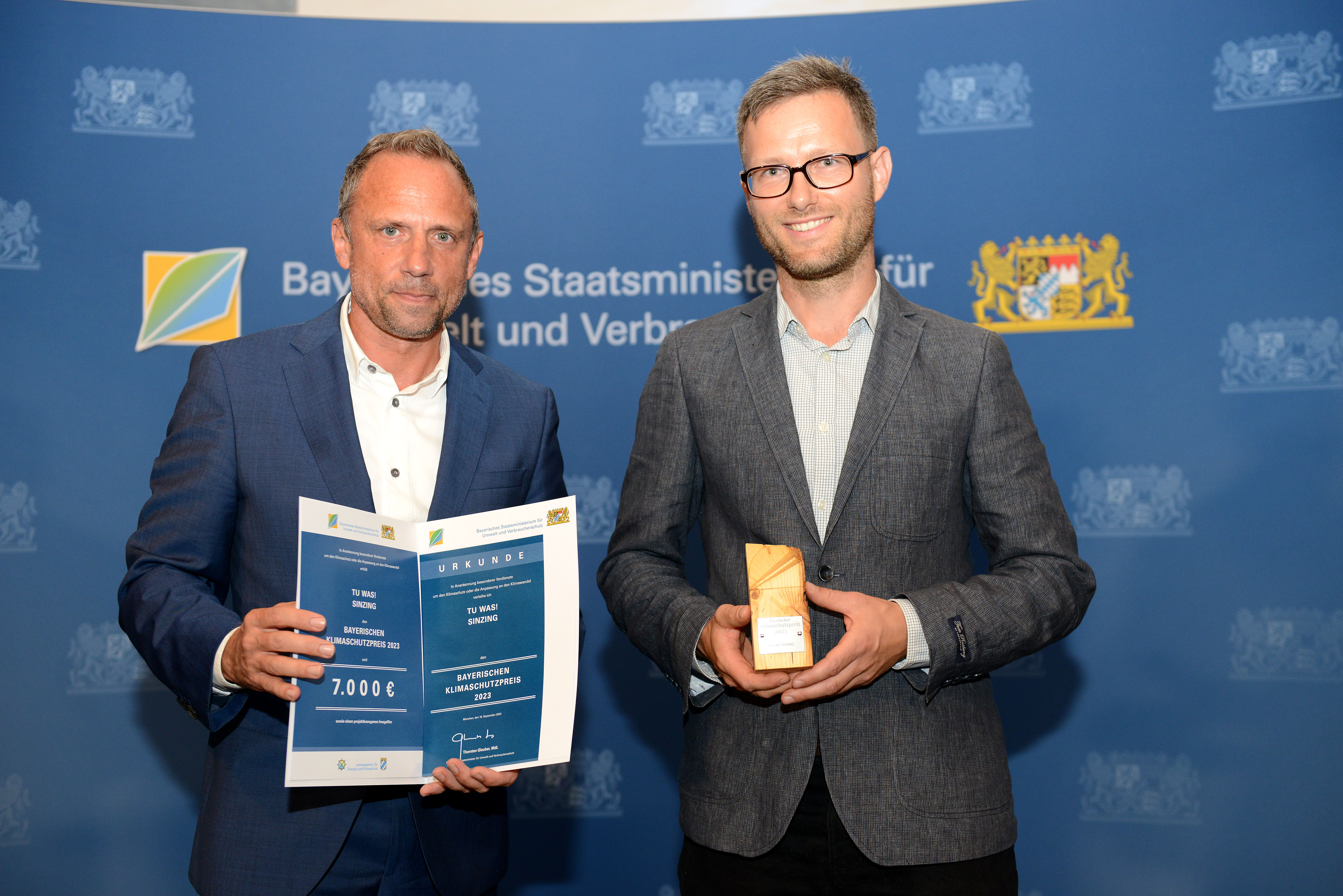 "Tu was! Sinzing" erhält für das Projekt "Vielfaltsgärten Sinzing" den Bayerischen Klimaschutzpreis 2023.